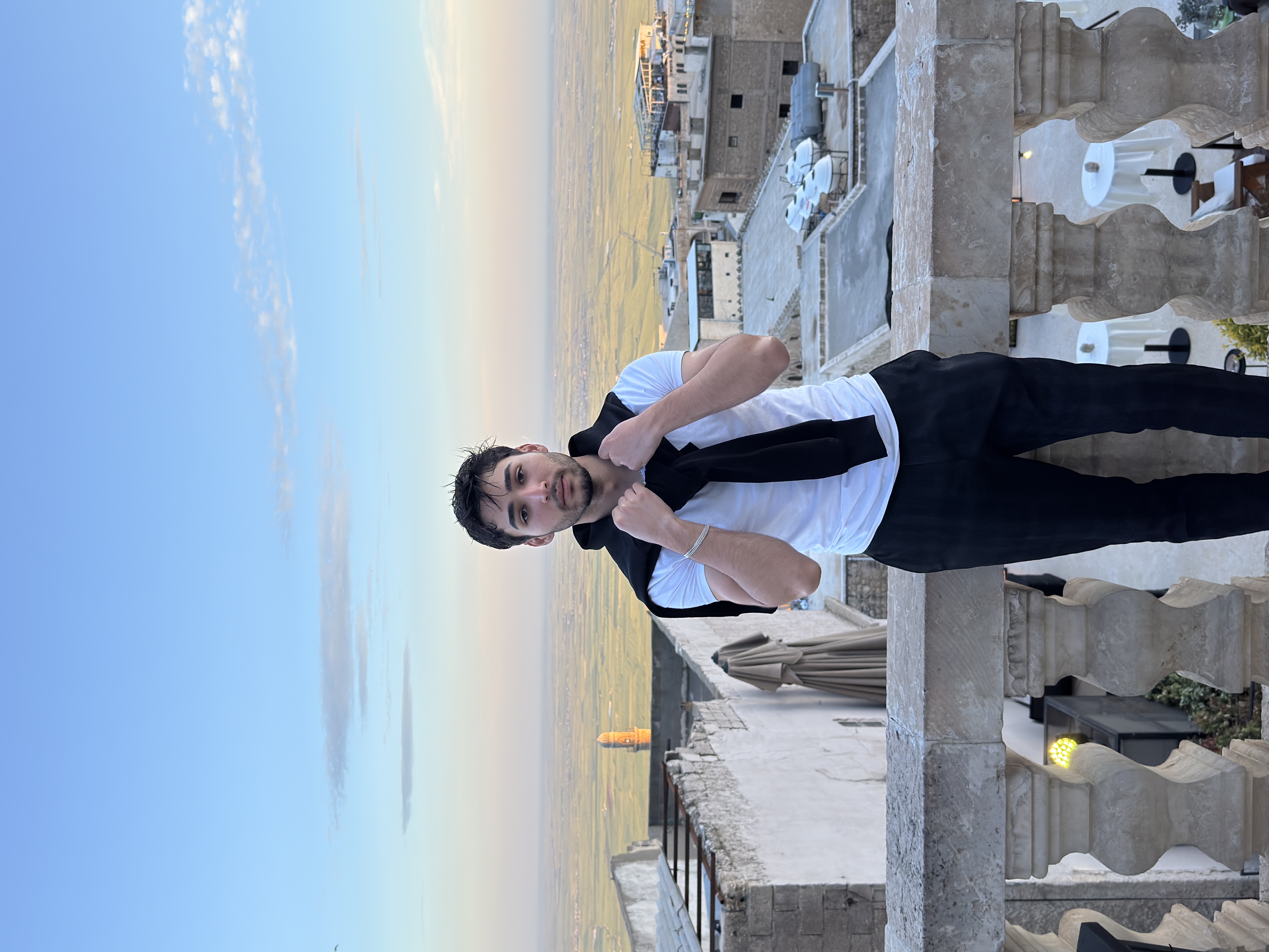 Alperen Aydoğan - Arka Yüz